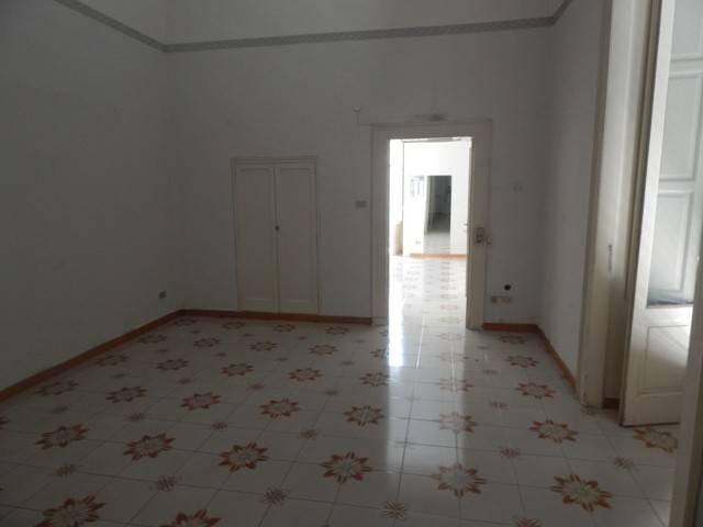 Locale Commerciale in affitto a Puglia, Bari