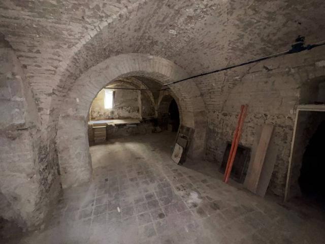 Locale Commerciale in affitto a Puglia, Bari