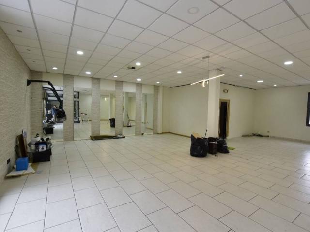 Locale Commerciale in affitto a Topaligo, Sacile