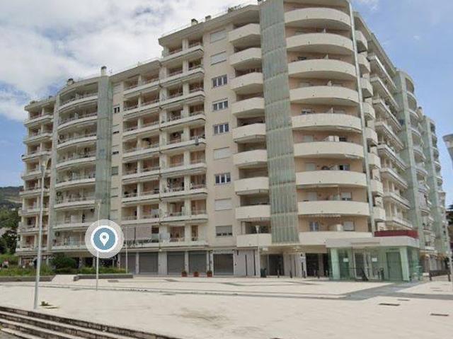 Locale Commerciale in affitto a Mariconda, Salerno