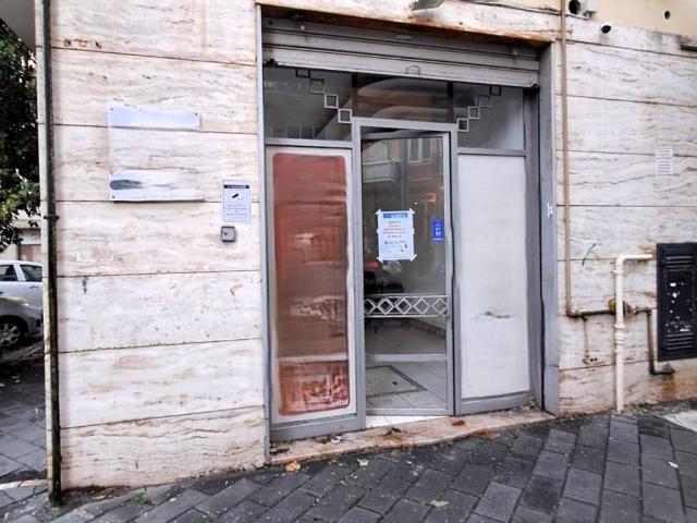Locale Commerciale in affitto a Mercatello, Salerno