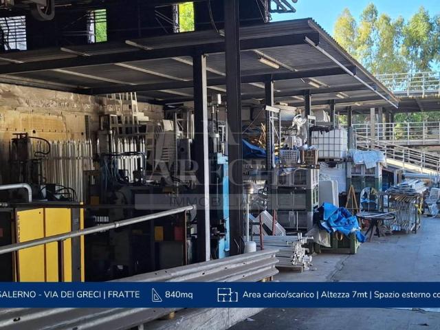 Locale Commerciale in affitto a Salerno, Campania