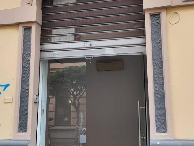 Locale Commerciale in affitto a Salerno, Campania