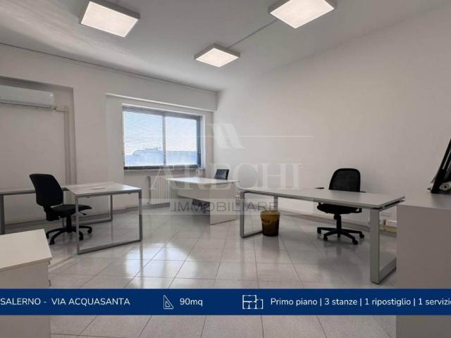Locale Commerciale in affitto a Salerno, Campania