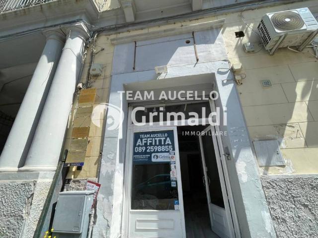 Locale Commerciale in affitto a Salerno, Campania