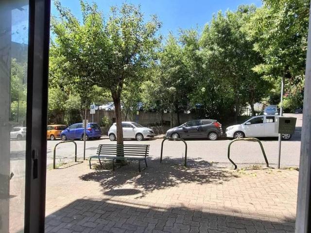 Locale Commerciale in affitto a Salerno, Campania
