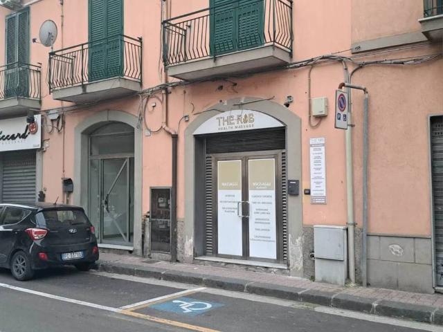 Locale Commerciale in affitto a Fratte, Salerno