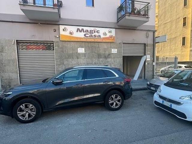 Locale Commerciale in affitto a Salerno, Campania