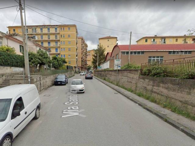 Locale Commerciale in affitto a Pastena, Salerno