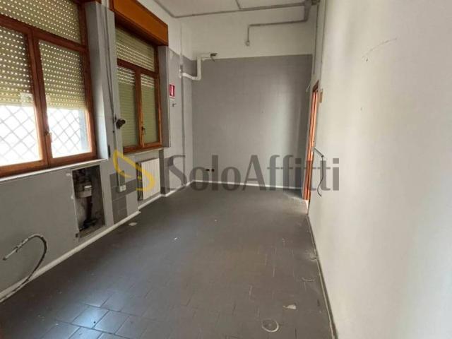 Locale Commerciale in affitto a Salerno, Campania
