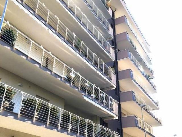 Locale Commerciale in affitto a Salerno, Campania