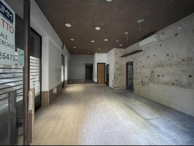 Locale Commerciale in affitto a Pastena, Salerno