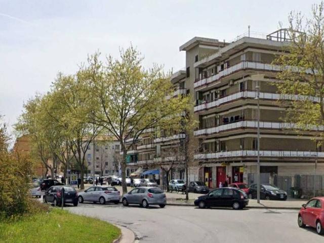 Locale Commerciale in affitto a Mercatello, Salerno