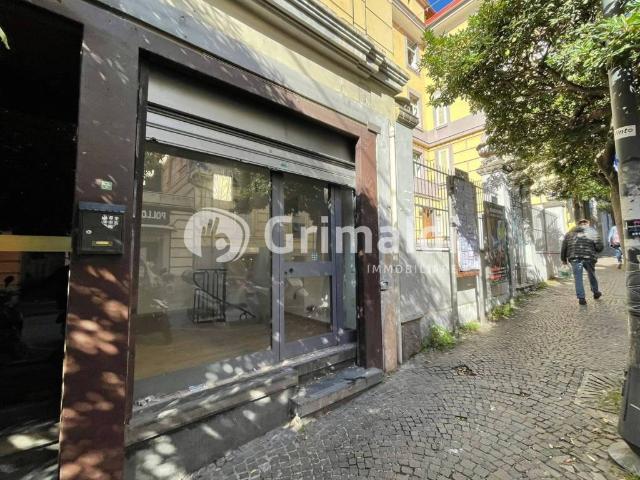 Locale Commerciale in affitto a Salerno, Campania