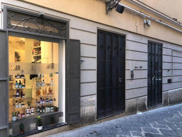 Locale Commerciale in affitto a Salerno, Campania