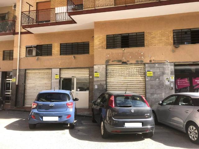 Locale Commerciale in affitto a Pastena, Salerno