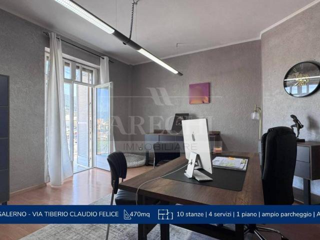 Locale Commerciale in affitto a Salerno, Campania