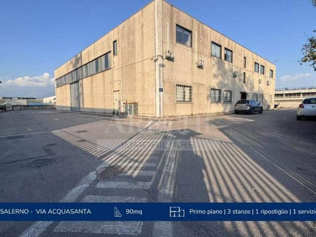 Locale Commerciale in affitto a Salerno, Campania