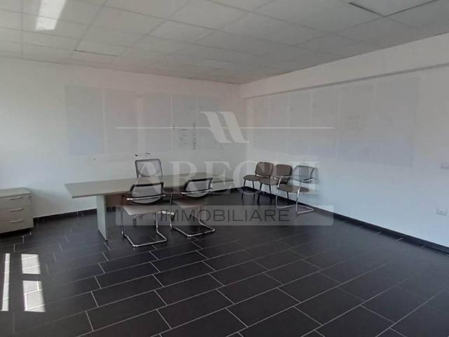 Locale Commerciale in affitto a Salerno, Campania