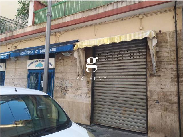 Locale Commerciale in affitto a Pastena, Salerno