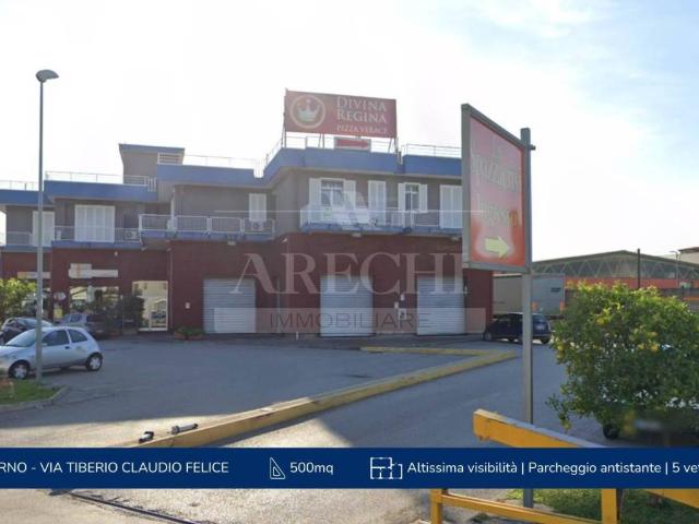 Locale Commerciale in affitto a Salerno, Campania
