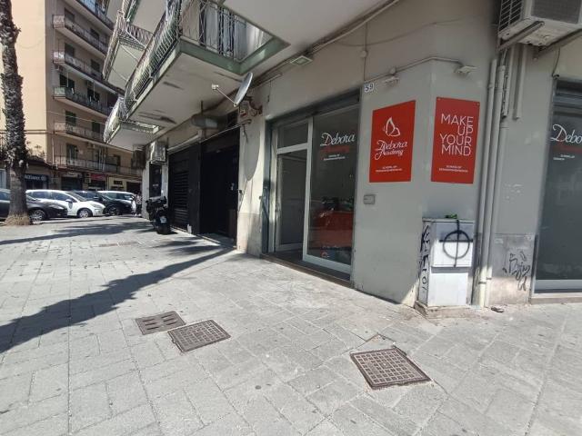 Locale Commerciale in affitto a Pastena, Salerno