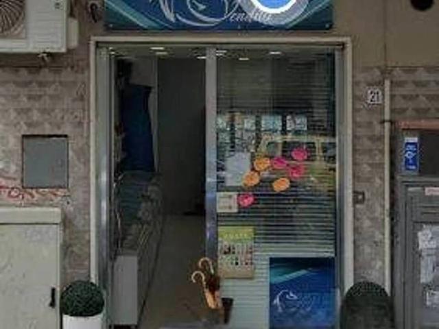 Locale Commerciale in affitto a Pastena, Salerno