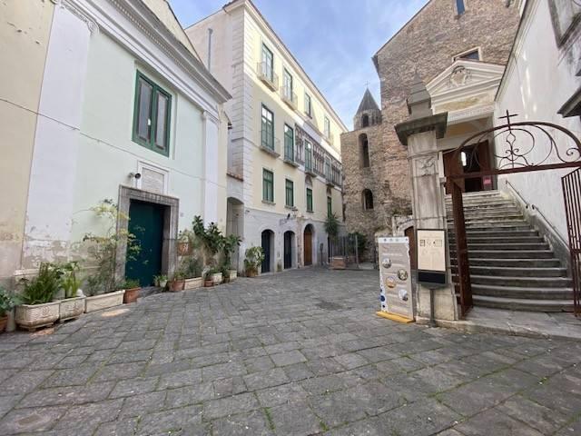 Locale Commerciale in affitto a Salerno, Campania