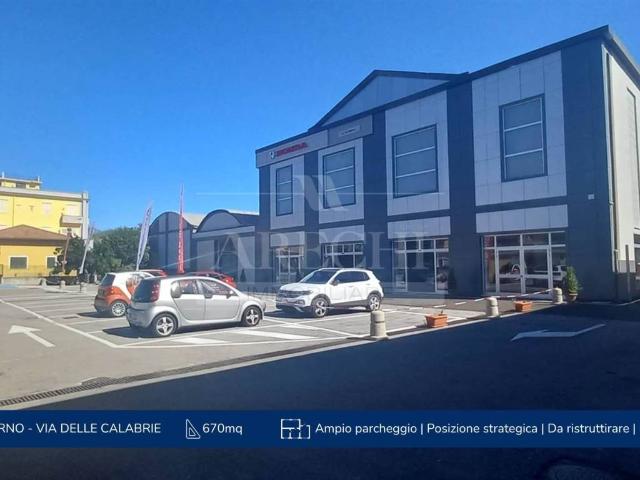 Locale Commerciale in affitto a Salerno