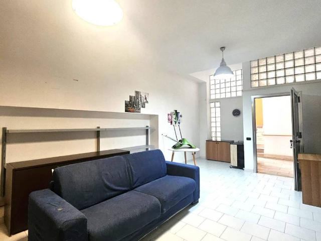 Locale Commerciale in affitto a Salerno, Campania