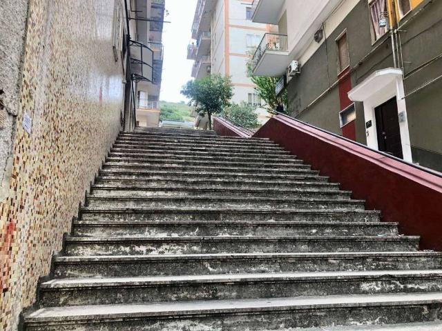 Locale Commerciale in affitto a Salerno, Campania