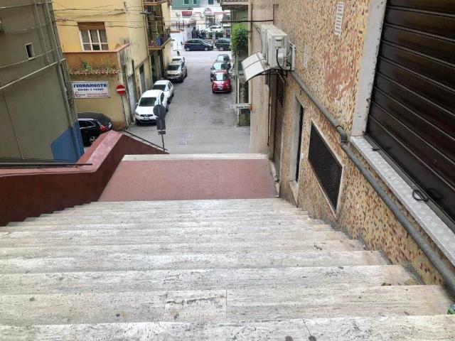 Locale Commerciale in affitto a Salerno, Campania