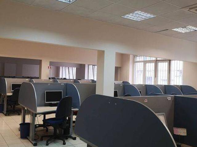 Locale Commerciale in affitto a Salerno, Campania