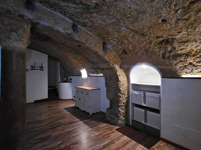 Locale Commerciale in affitto a Salerno, Campania