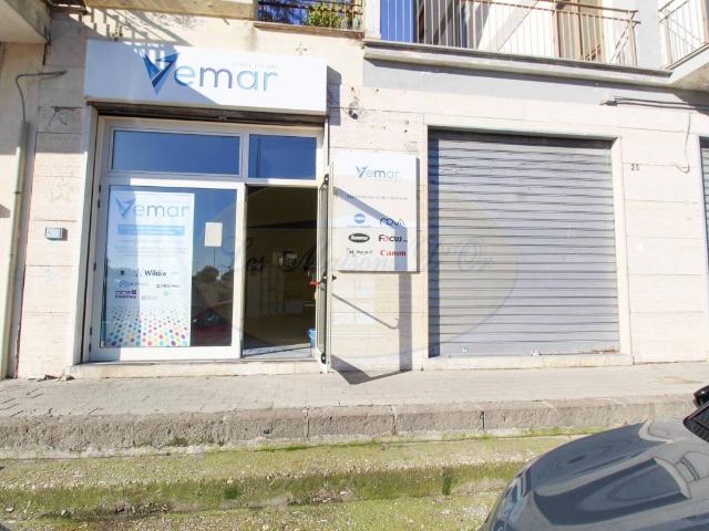 Locale Commerciale in affitto a Salerno, Campania
