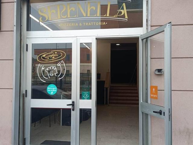 Locale Commerciale in affitto a Salerno, Campania