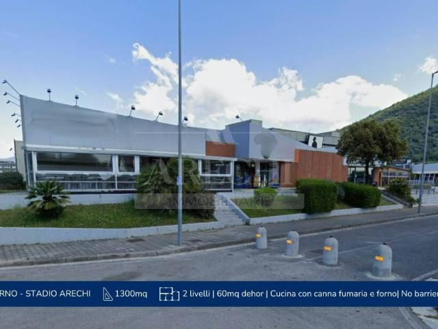 Locale Commerciale in affitto a Salerno