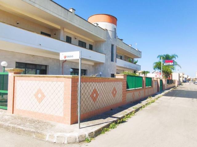Locale Commerciale in affitto a Puglia, Lecce