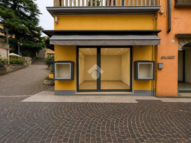 Locale Commerciale in affitto a Comunità Montana Parco Alto Garda bresciano, Salò
