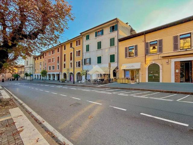 Locale Commerciale in affitto a Comunità Montana Parco Alto Garda bresciano, Salò
