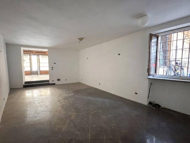 Locale Commerciale in affitto a Piemonte, Cuneo