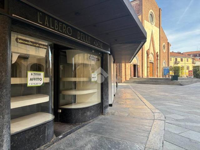 Locale Commerciale in affitto a Saluzzo, Cuneo