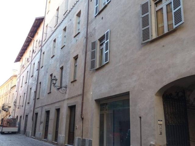 Locale Commerciale in affitto a Piemonte, Cuneo