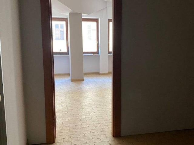 Locale Commerciale in affitto a Piemonte, Cuneo