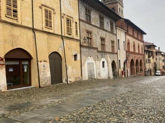 Locale Commerciale in affitto a Piemonte, Cuneo