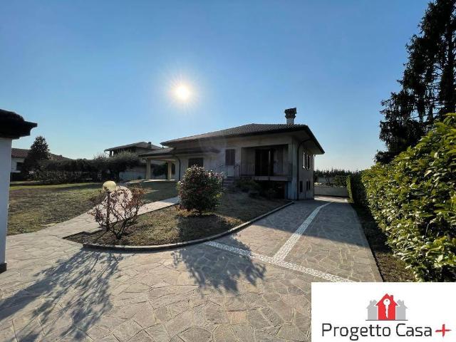 Locale Commerciale in affitto a Samarate, Lombardia