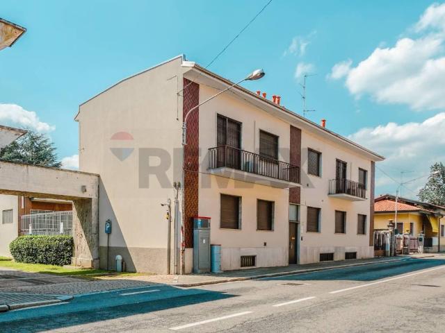 Locale Commerciale in affitto a Samarate, Lombardia