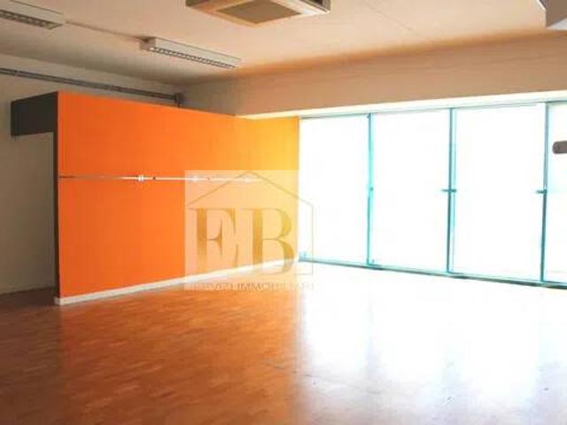 Locale Commerciale in affitto a Agraria, Marche