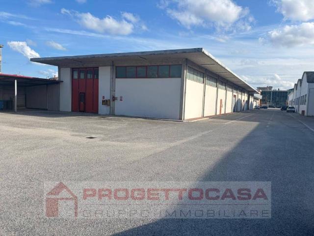 Locale Commerciale in affitto a Marche, Ascoli Piceno