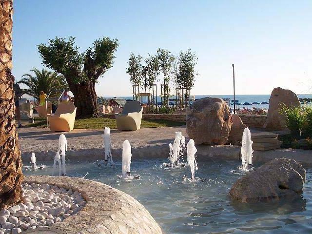 Locale Commerciale in affitto a Marina di sotto, Marche